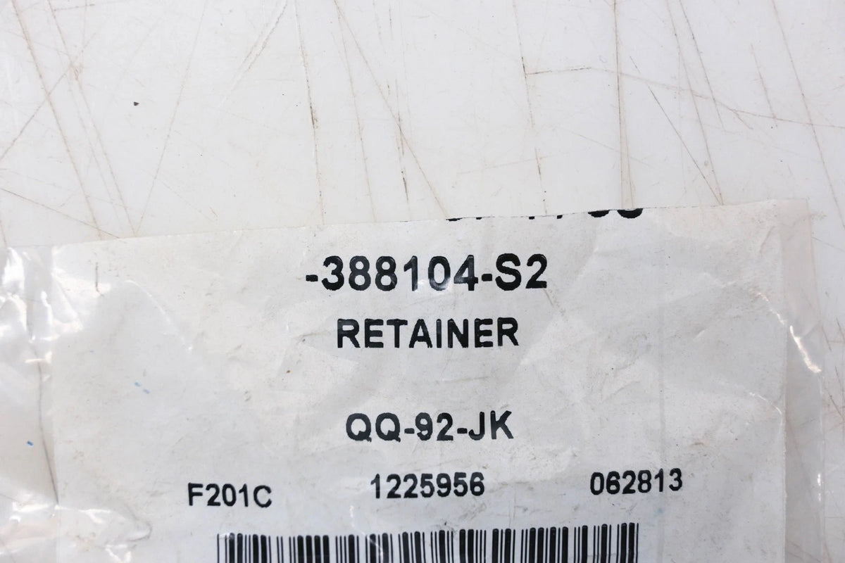 Retainer for Ford (NOS) (388104-S2)