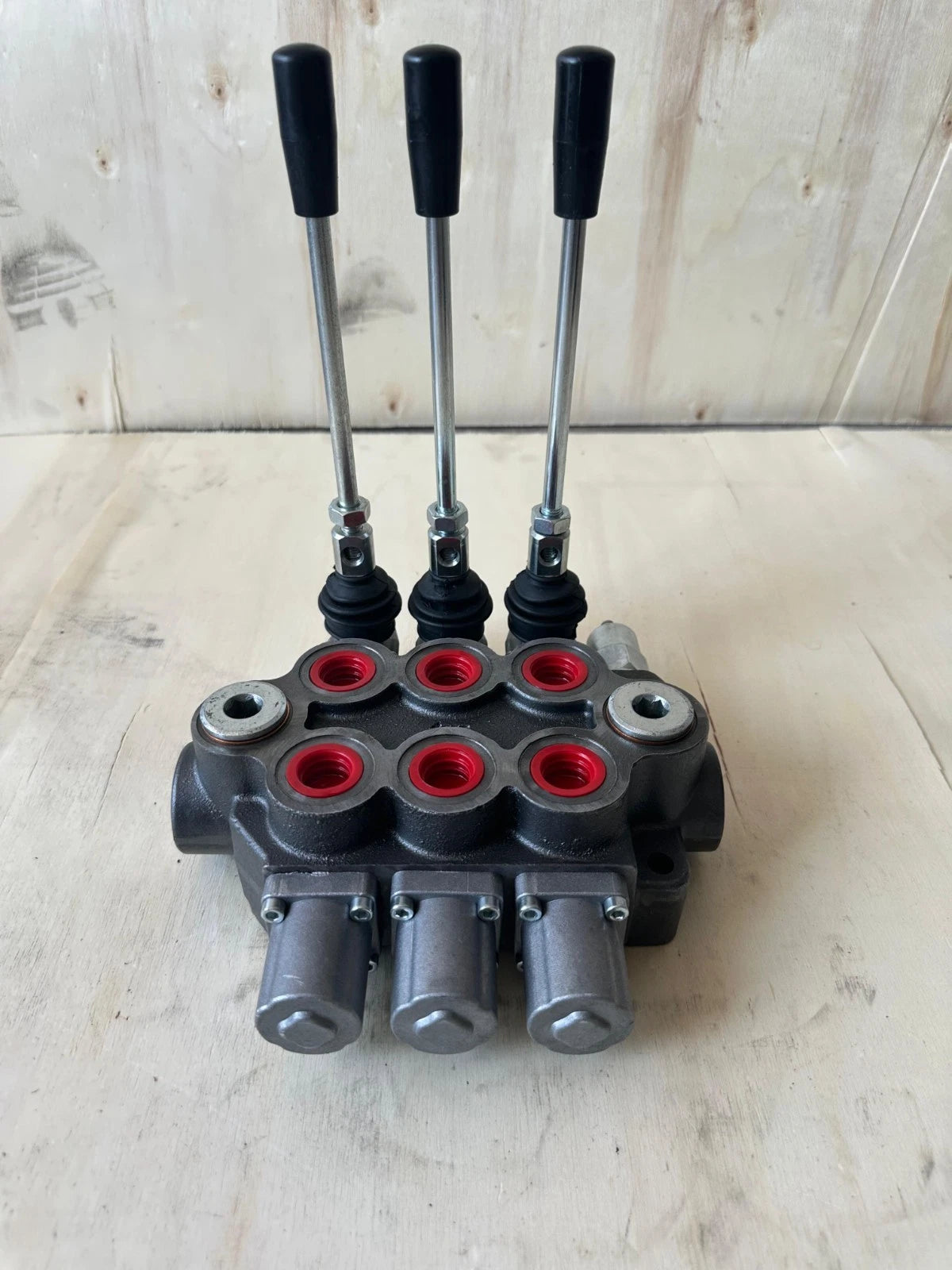 TORA Hydraulic Monoblock Control Valve 21 GPM 3 Levers 3/4" BSP