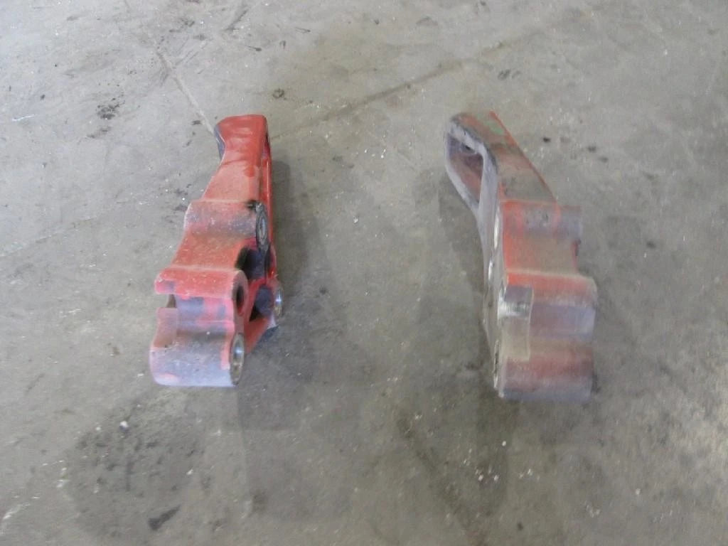Radiator Bracket for Volvo VT (2006)