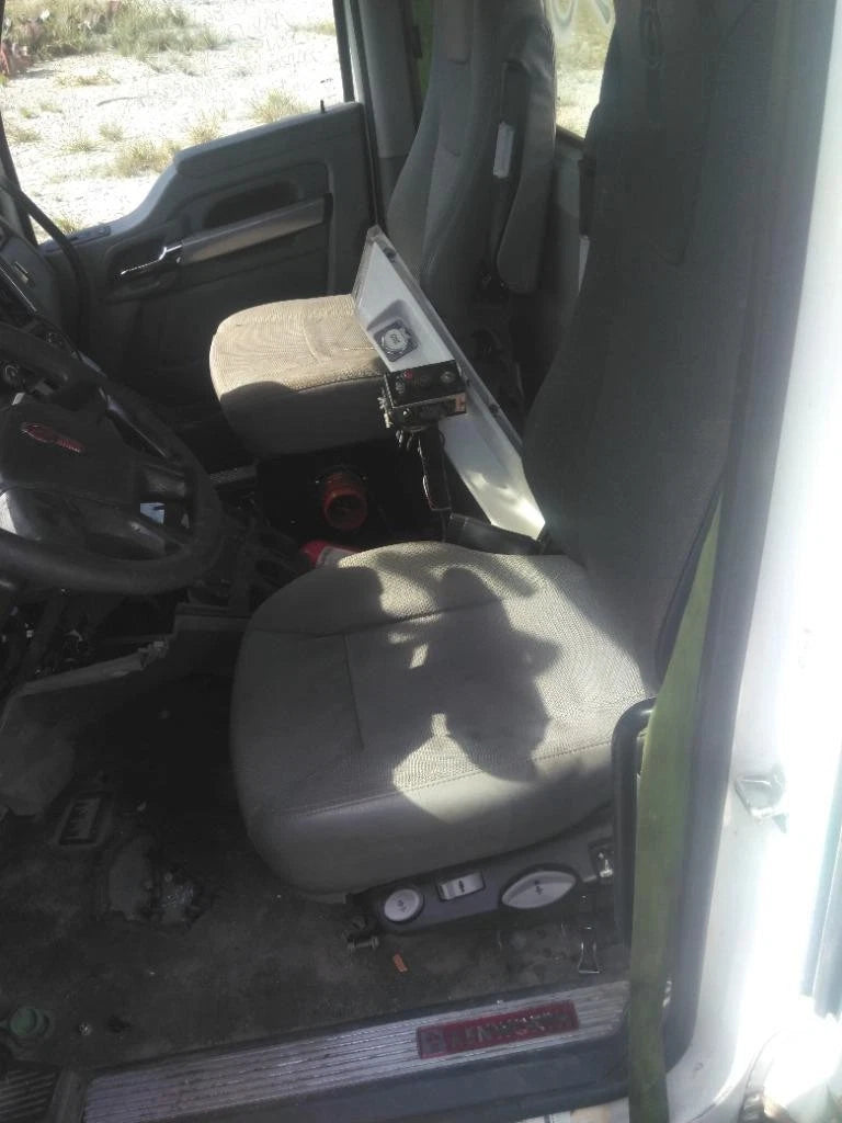 Front Seat for Kenworth T880 (2019)