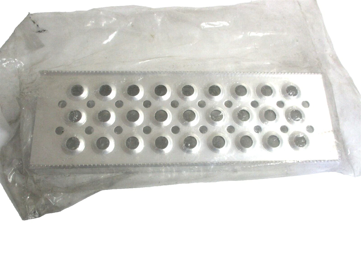 Fuel Tank Step for International (3564983C1) (14.75" x 5" x 1.5")