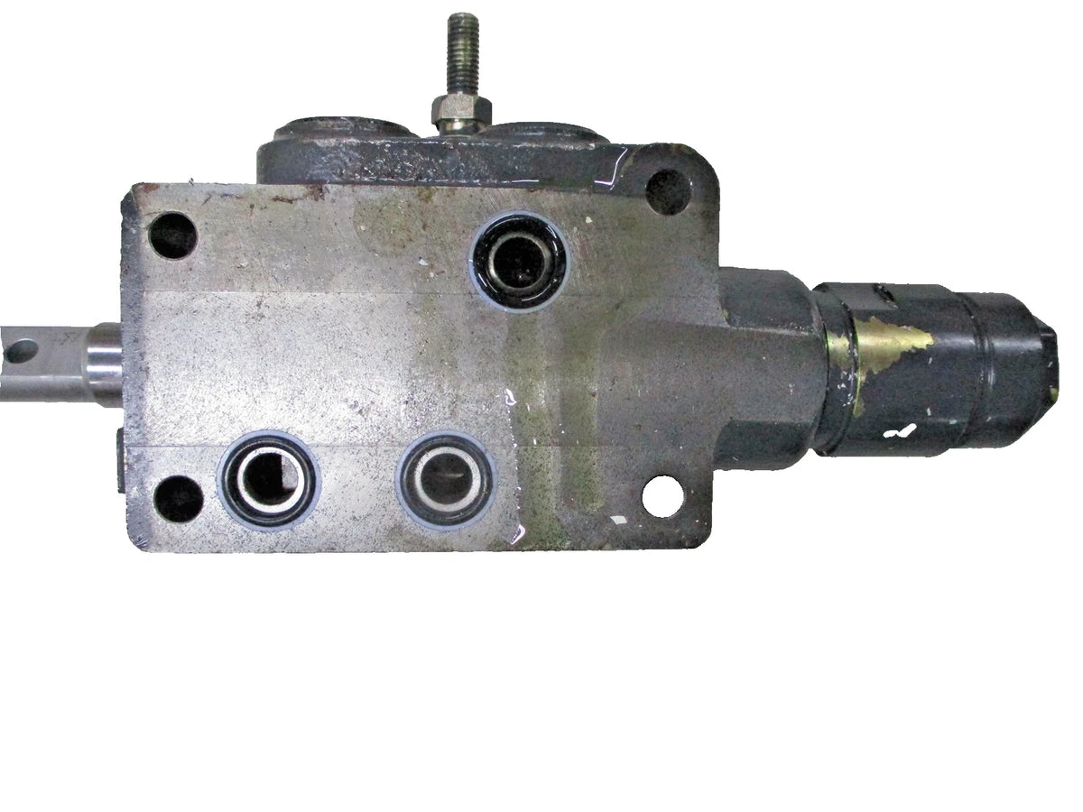 Control Valve for Kubota M4030 M4950 M5030 M7030 (OEM 35820-82350)