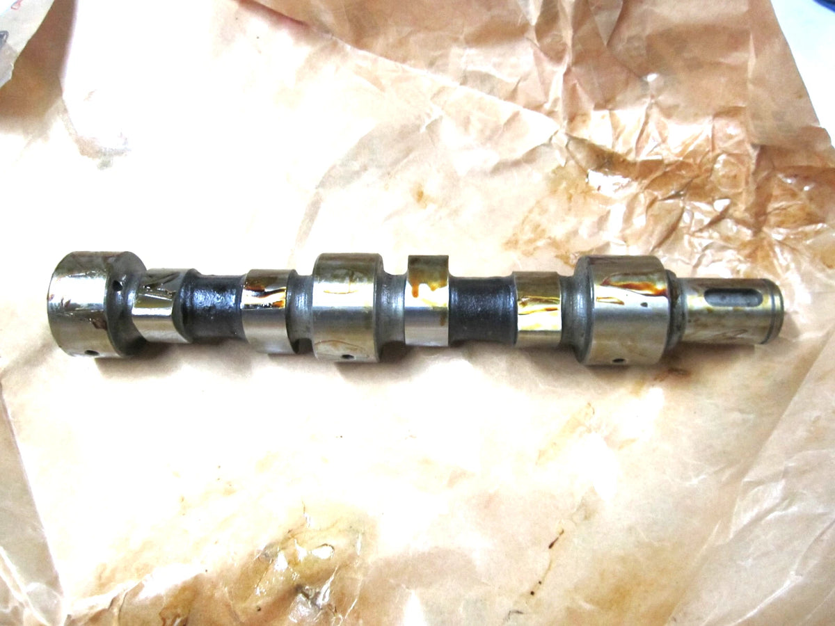 Camshaft for Kubota L185 Tractor (OEM 15221-16150)