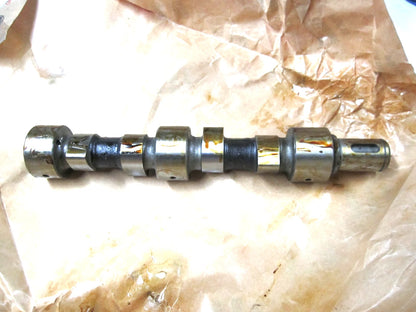 Camshaft for Kubota L185 Tractor (OEM 15221-16150)