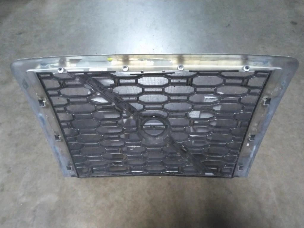 Grille for Volvo VNL (2018–2024)
