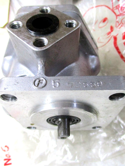 Hydraulic Oil Pressure Pump for Kubota L200 L210 (OEM 32210-36102, 32210-36100)
