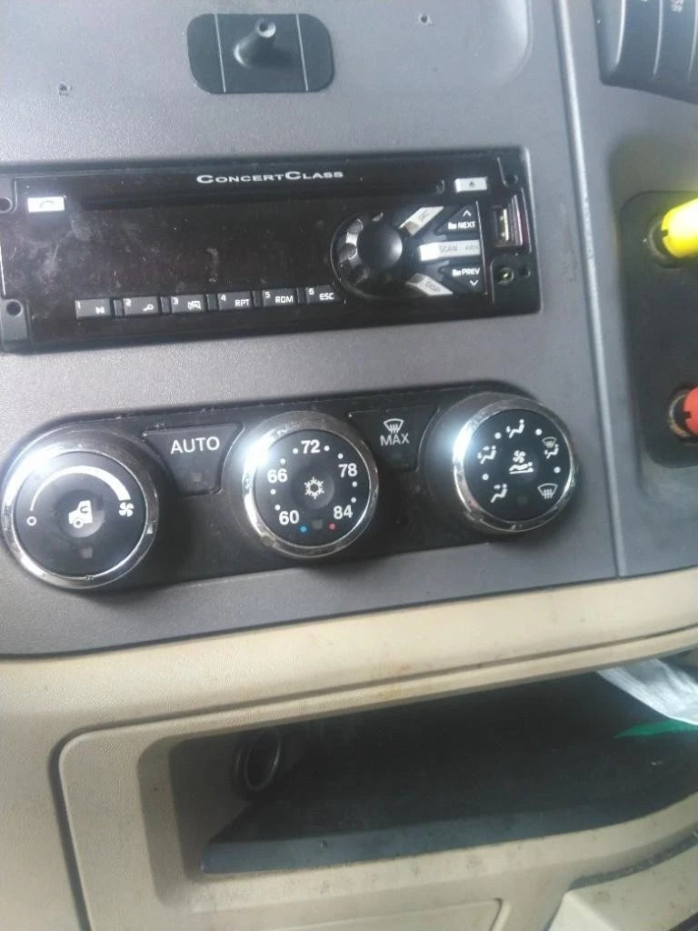 Temperature Control for Peterbilt 579 (2015)
