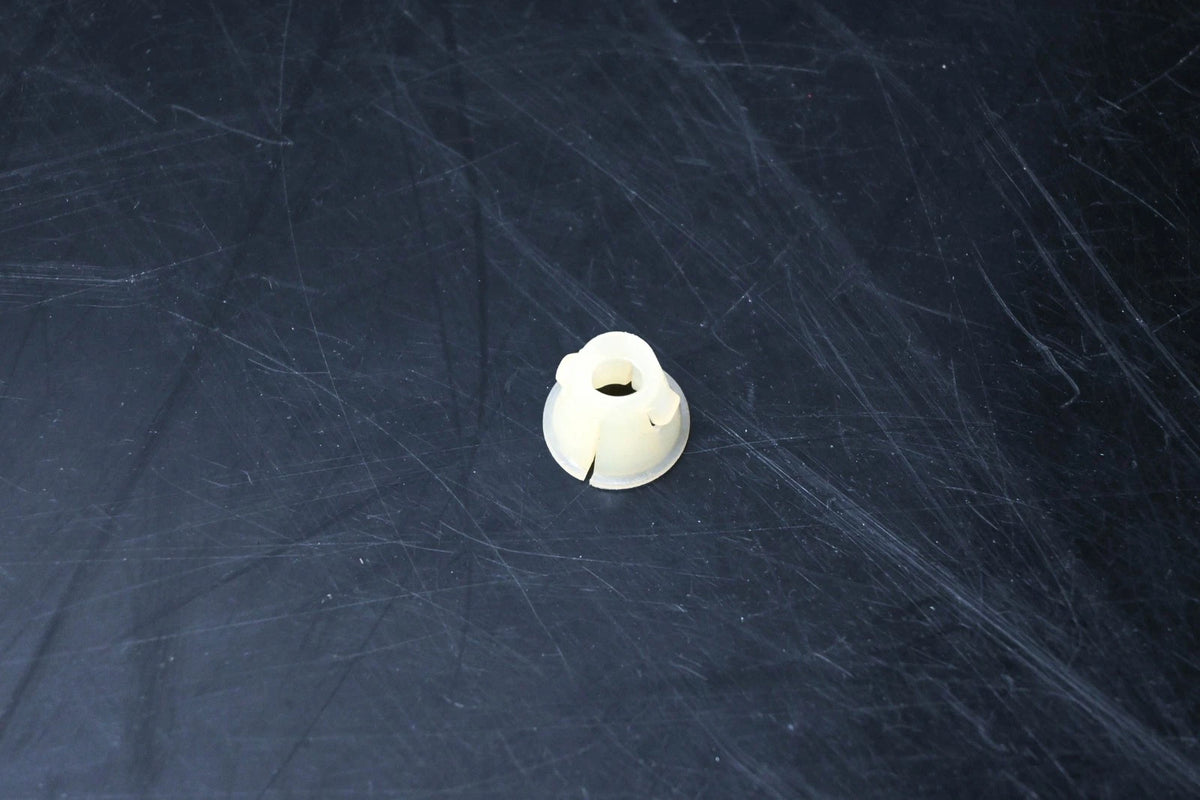 OEM Clip for Ford (E8GY-13N129-A)