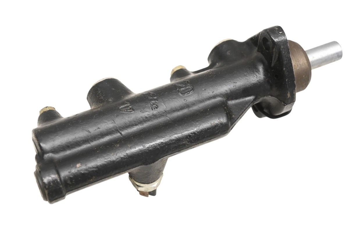 Brake Master Cylinder Assembly for EIS E98107, M100762