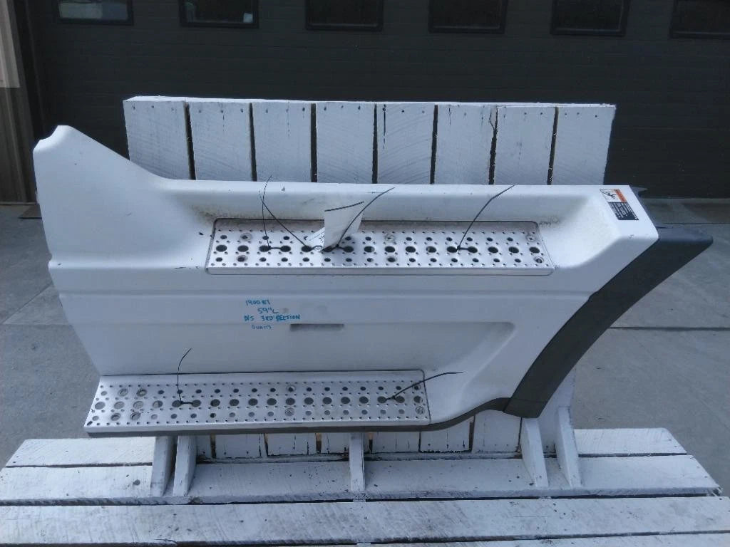 Side Fairing Right for Freightliner Columbia 120 (2004)