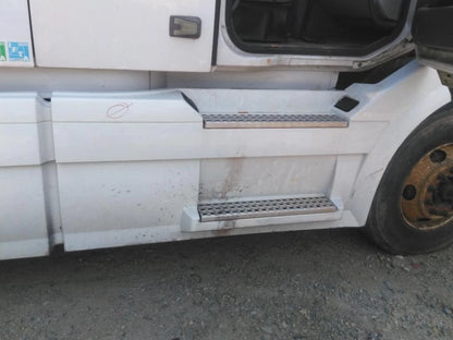 Side Fairing Right for Volvo VNL (2012)