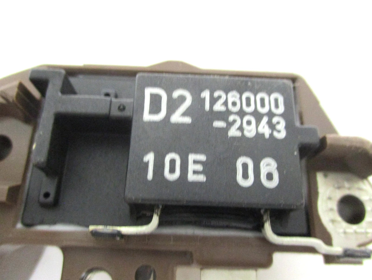 Voltage Regulator for Kubota D1005 D1703 V2203 (OEM 1K574-64600, 126000-2943)