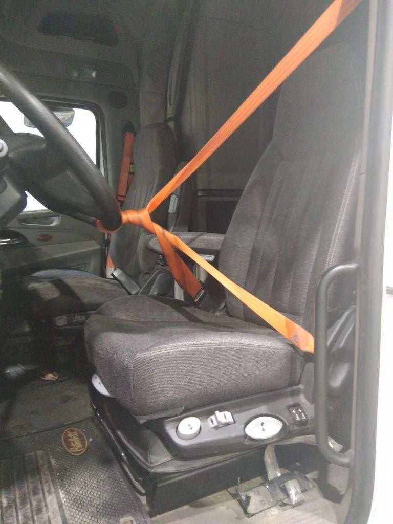 Front Seat for Peterbilt 579 (2019)