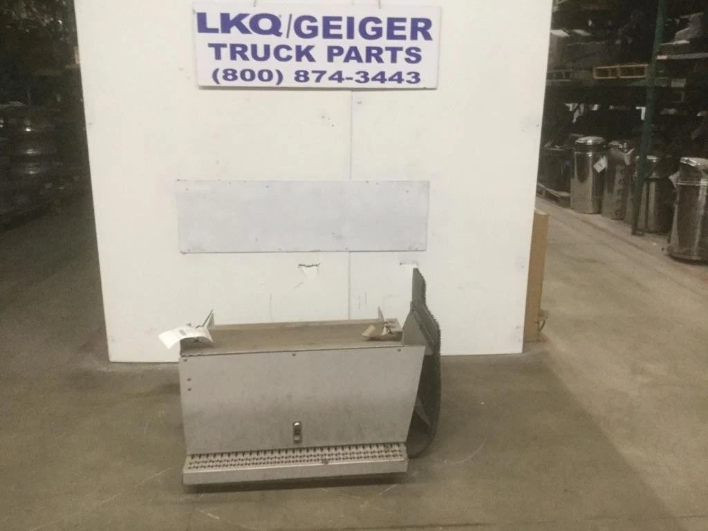 Tool Box for Peterbilt 387 (2001)