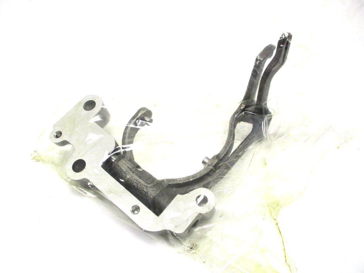 Lever Fork Assembly for Kubota D1503 D1703 V2003 (1G923-56050, 6685588)