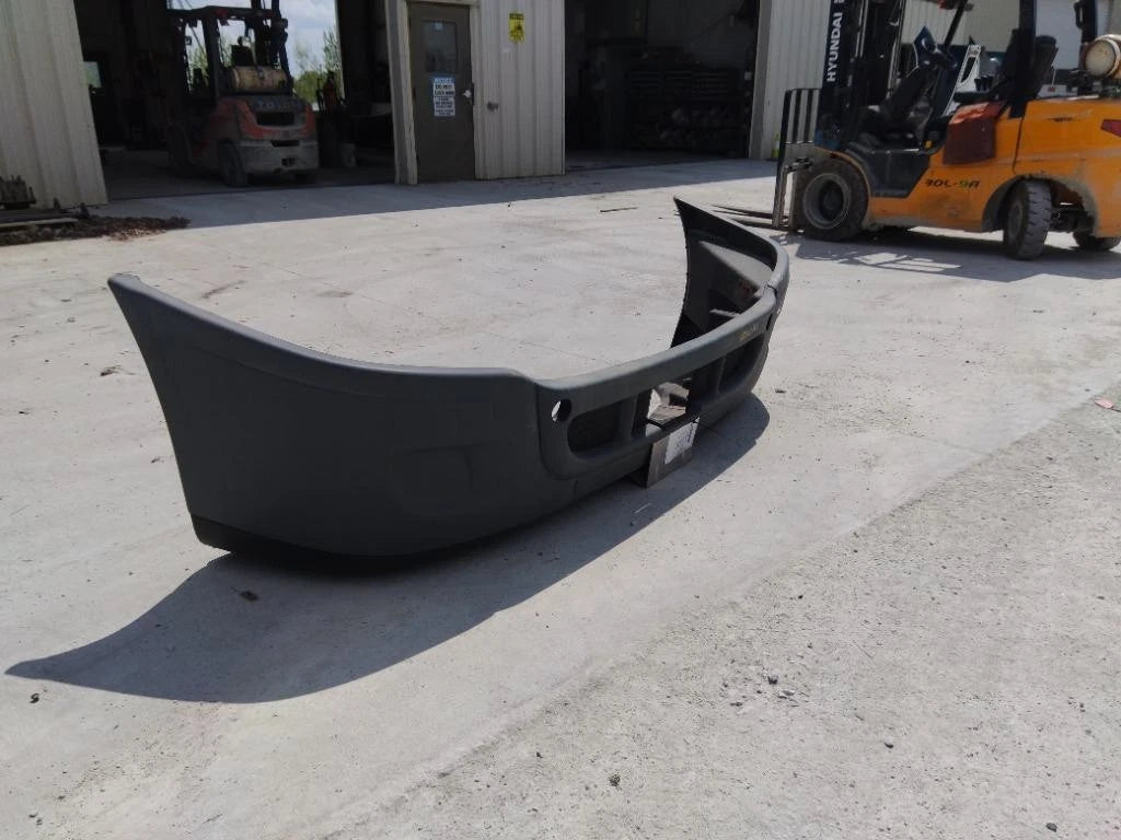Bumper for Freightliner Cascadia 113 (2011)