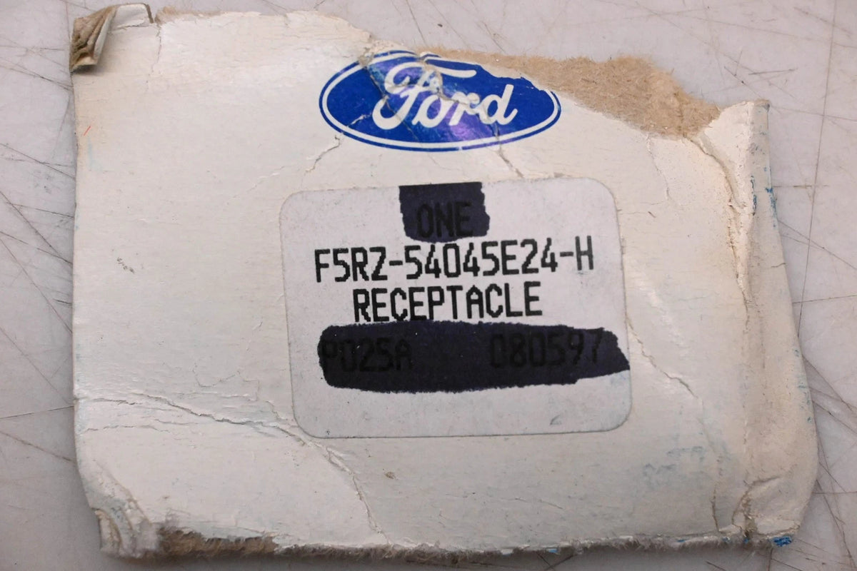 Ash Tray Receptacle Assembly for Ford (F5RZ-54045E24-H)