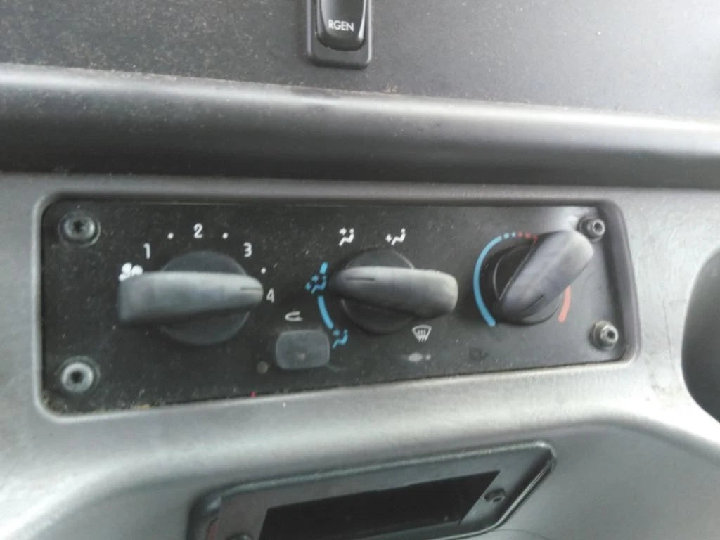 Temperature Control for Freightliner M2 106 (2020)