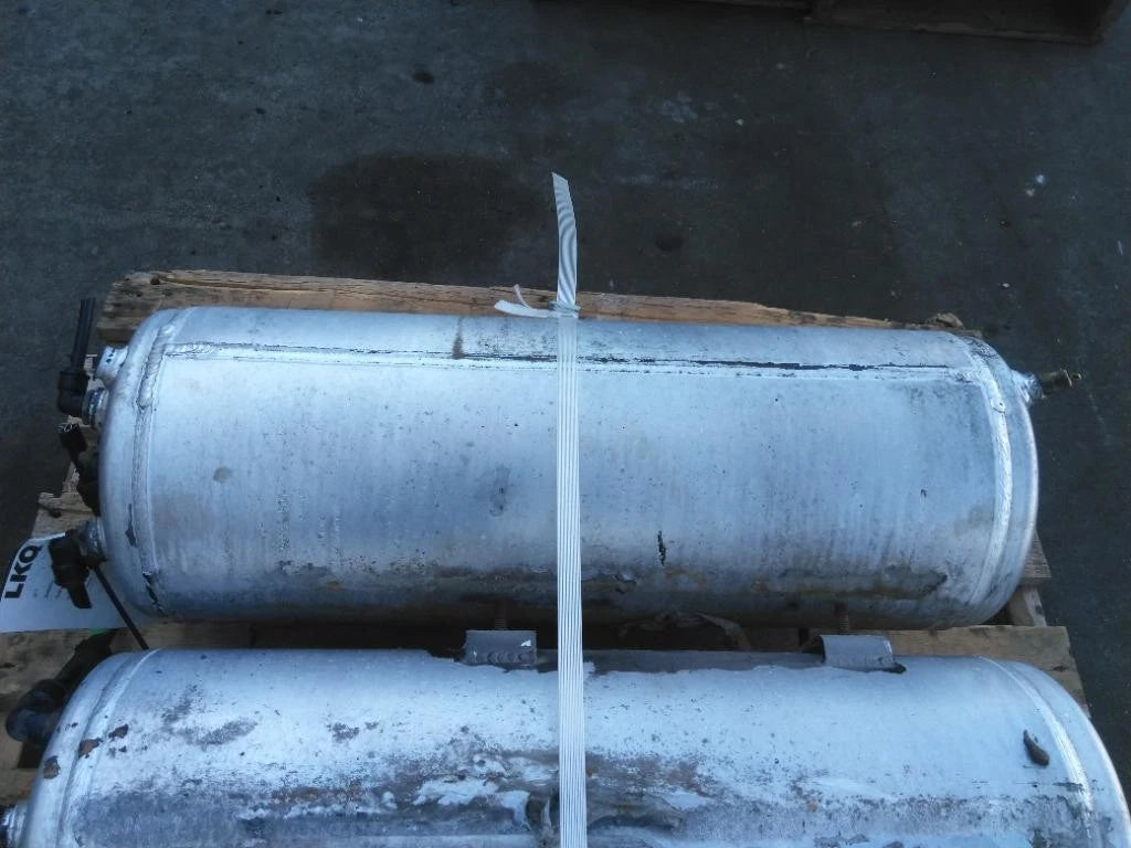 Air Tank for Mack CXU613 (2016)