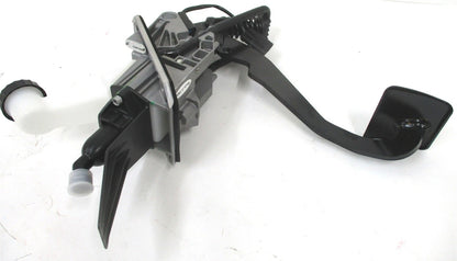 Hydraulic Clutch Pedal for Cascadia (S965-001-208-0)