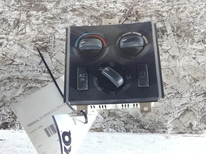 Temperature Control for Volvo VNL (2011) - Replaces 21326144