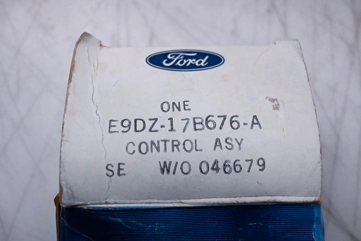 OEM Exterior Door Mirror Switch Assembly for Ford (E9DZ-17B676-A)