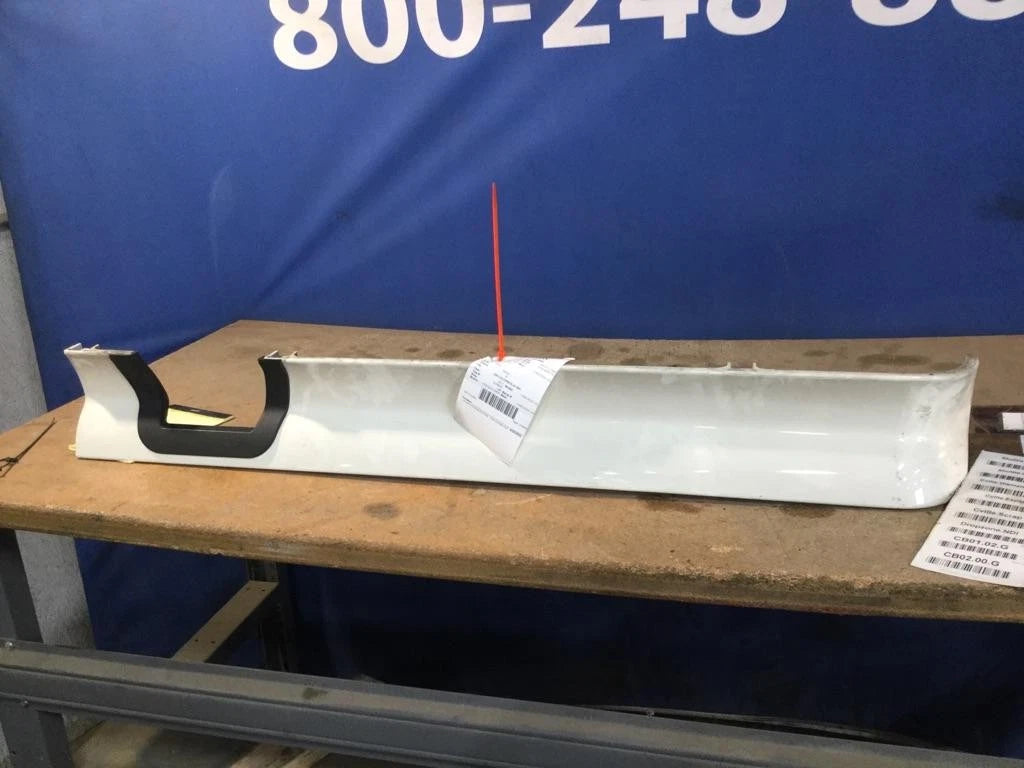 Cab Skirt Filler Panel for Freightliner Cascadia 125 (2017)