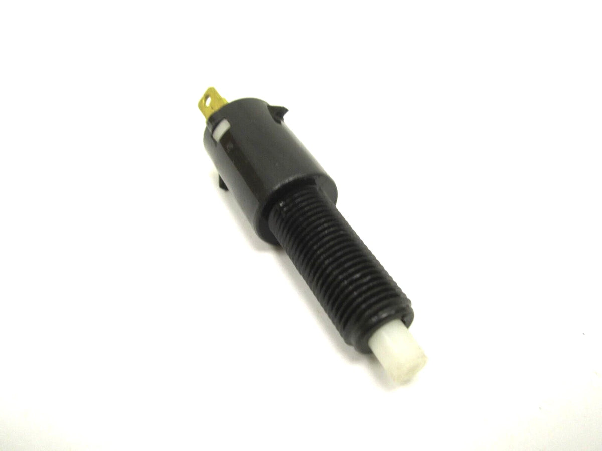 Stop Light Switch for International (2589998C1)
