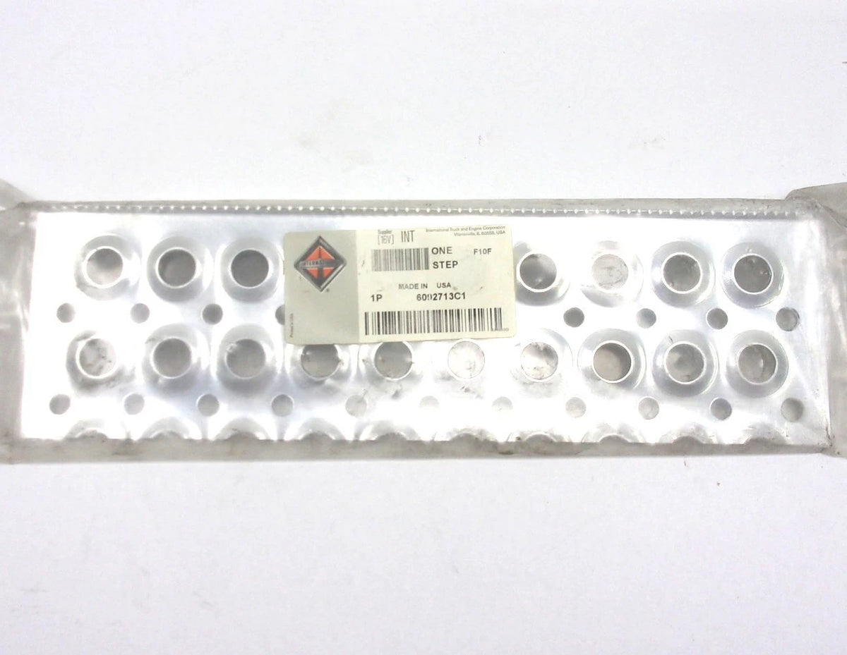 Fuel Tank Step for International (6092713C1) (13-7/8" x 4-1/8" x 1-5/8")