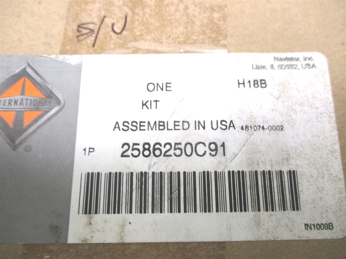 Upper and Lower Steering Column Cover Kit for International (2586250C91)