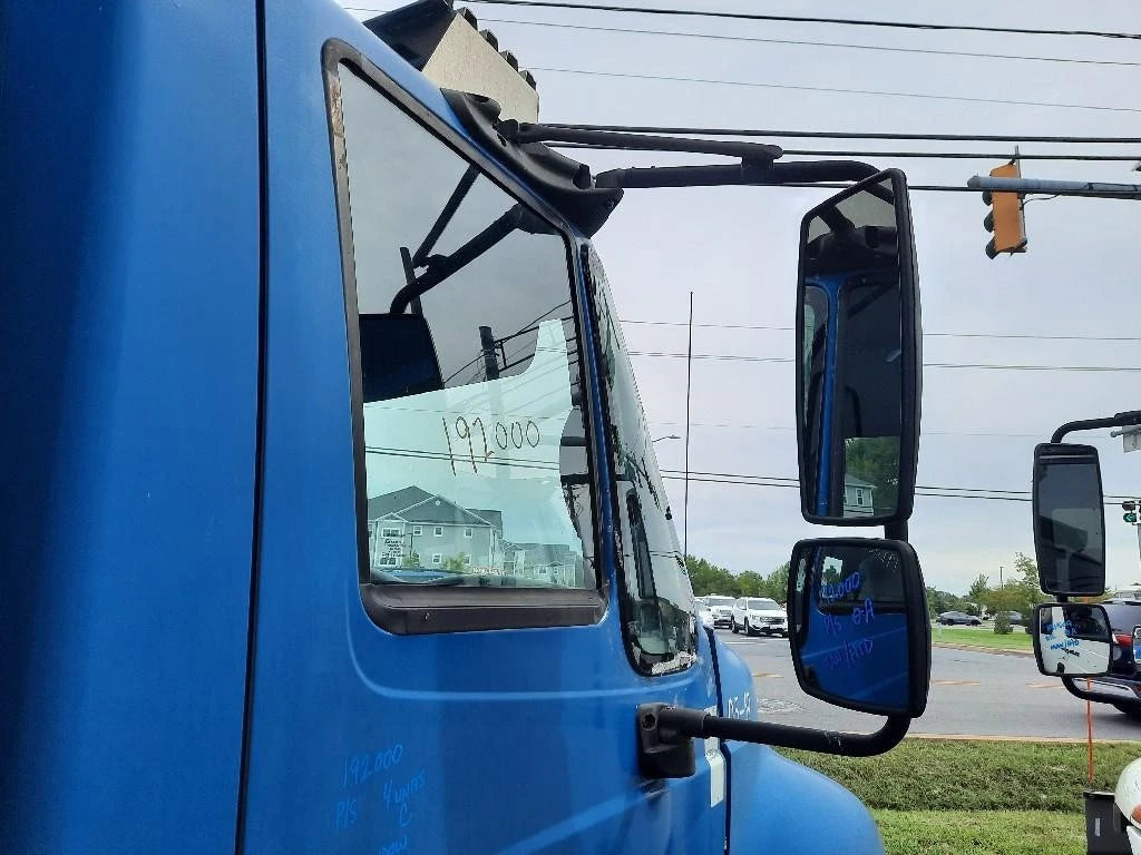 Right Door Mirror for International 4300 (2005)