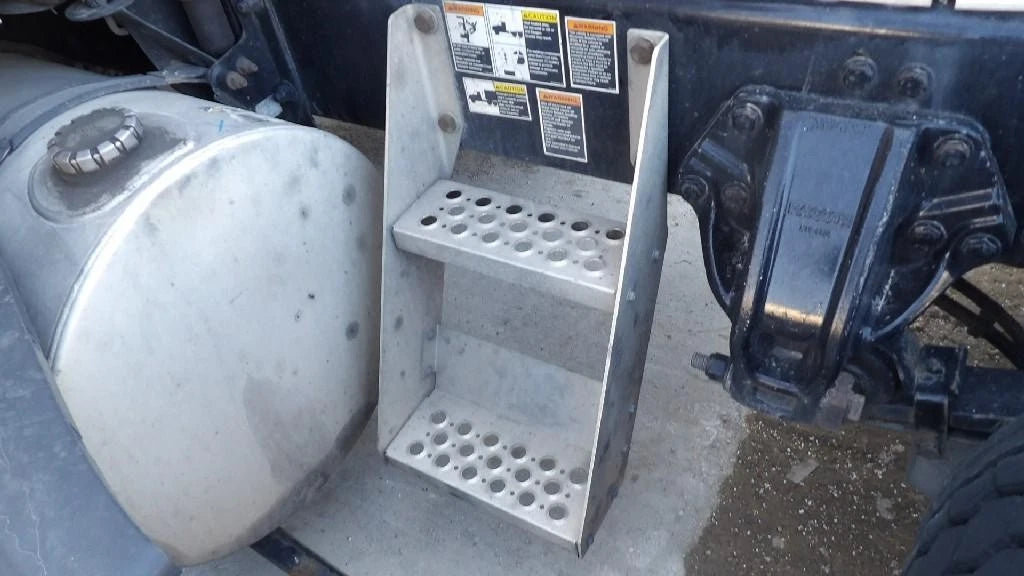 Frame Step for Kenworth T680 (2017)