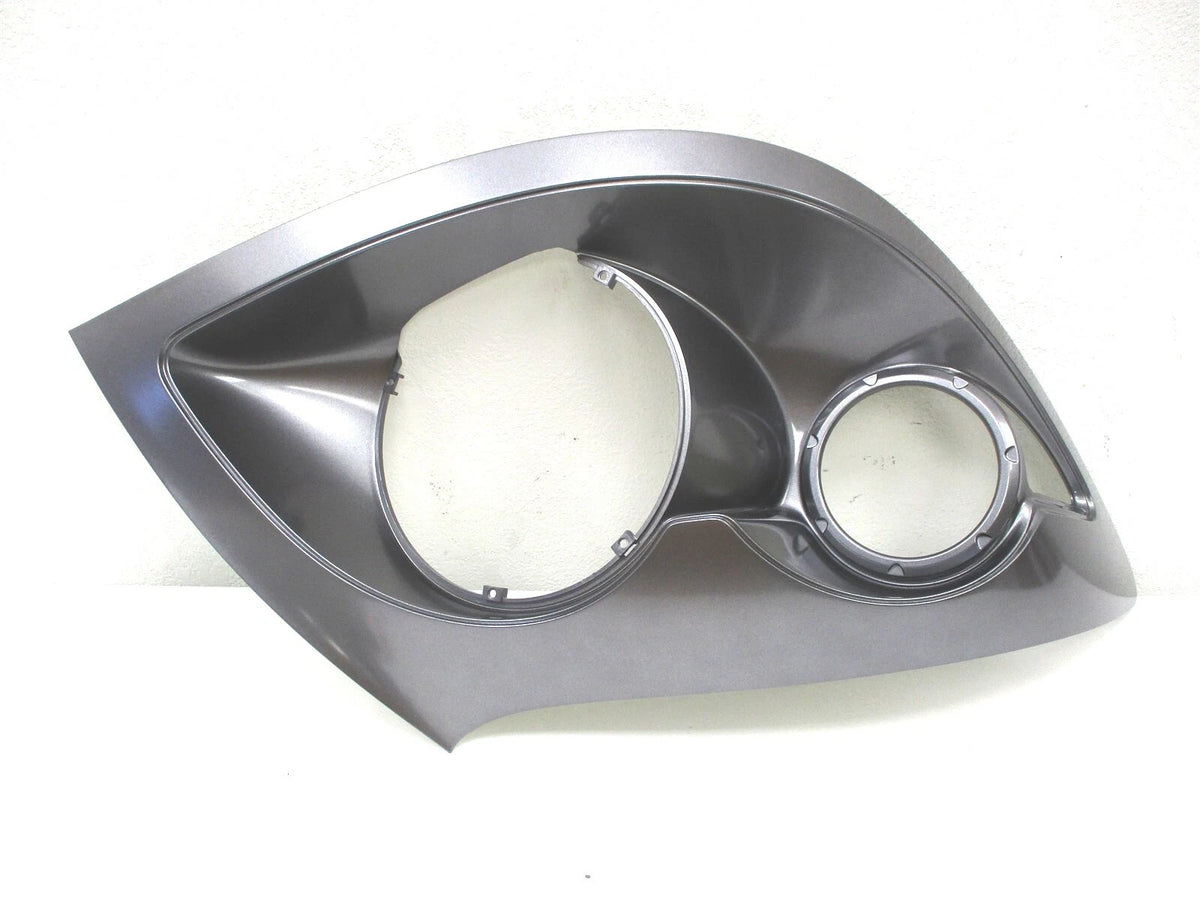 Right Hand Head Light Bezel for International (2591604C1)