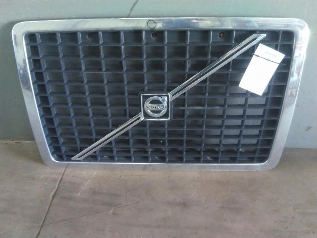 Grille for Volvo VNL (2016–2018)
