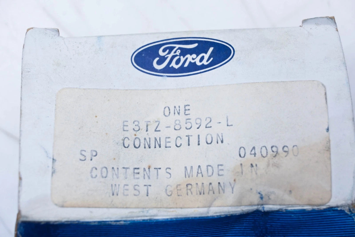 Thermostat Housing Connection Kit for Ford (E3TZ-8592-L)