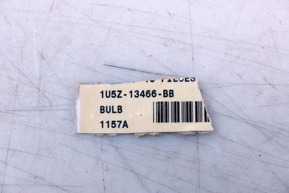 Amber Parking Light Bulb for Ford (1U5Z-13466-BB)