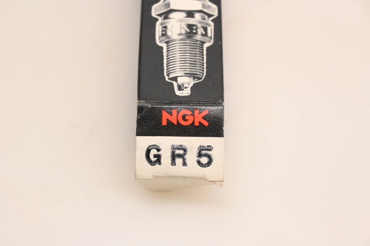 3X NGK GR5 V-Power Spark Plugs for (NOS)