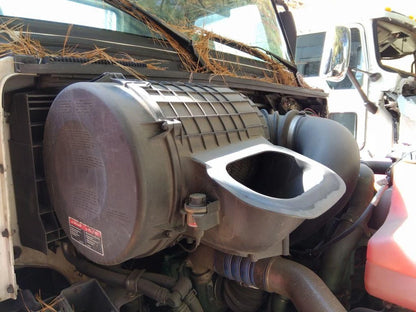 Air Cleaner for Volvo VNM (2016) - Replaces 20877848