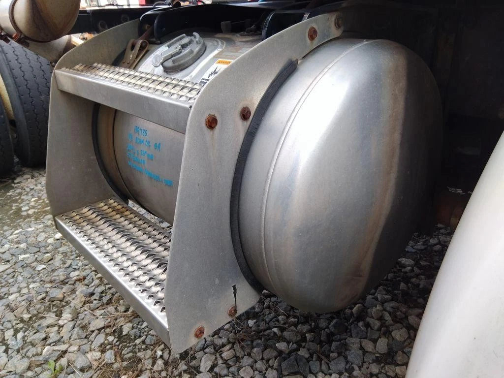 Fuel Tank Right for Peterbilt 335 (2005–2020)