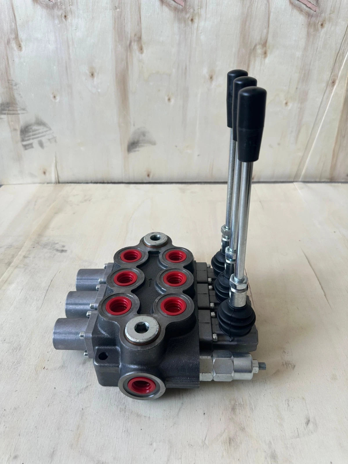 TORA Hydraulic Monoblock Control Valve 21 GPM 3 Levers 3/4" BSP