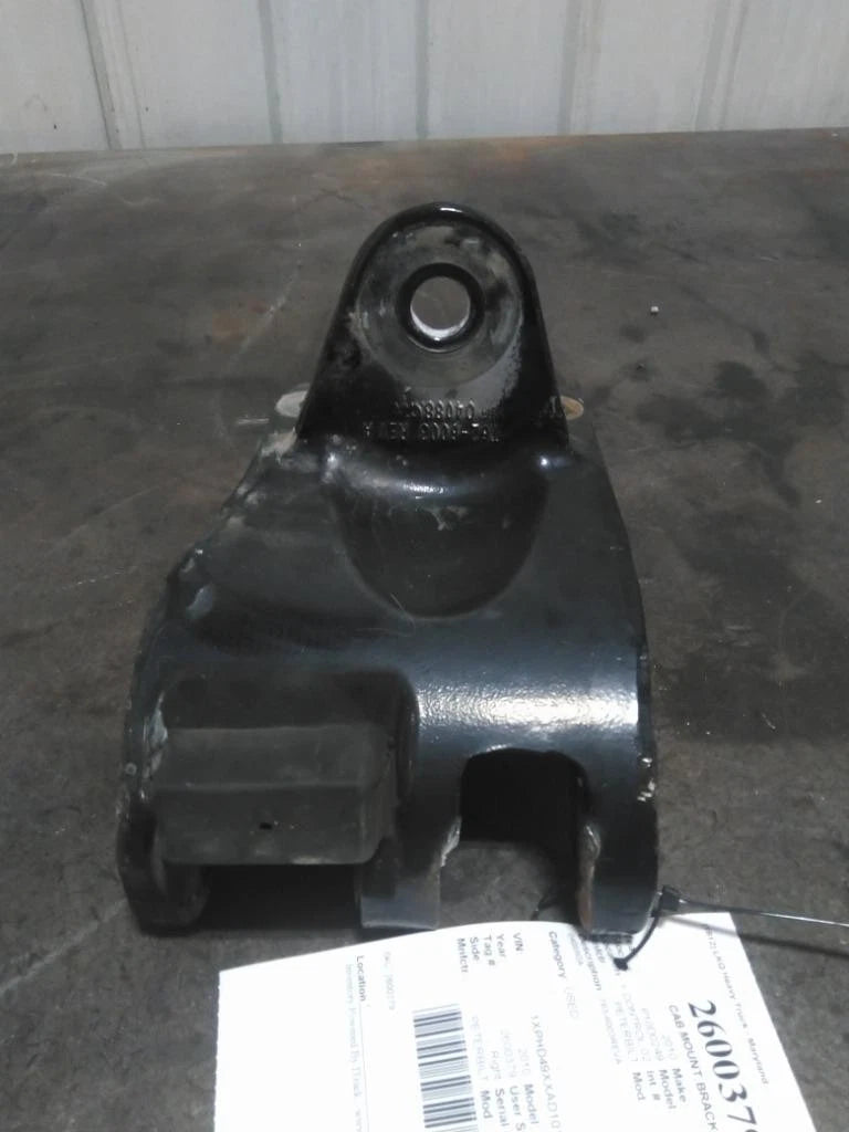 Cab Mount Bracket Right for Peterbilt 386 (2010)