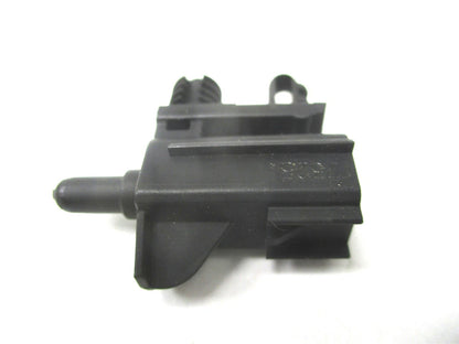 Outside Air Temperature Sensor for Freightliner (66-04727-000)