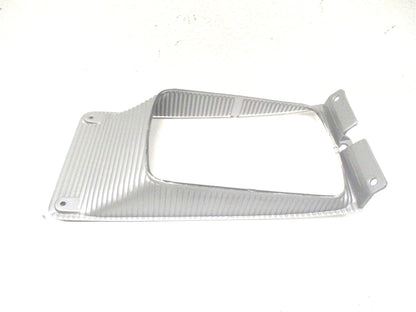 RH Front Turn Signal Bezel for International (OEM 2515468C1, 1661764C1)