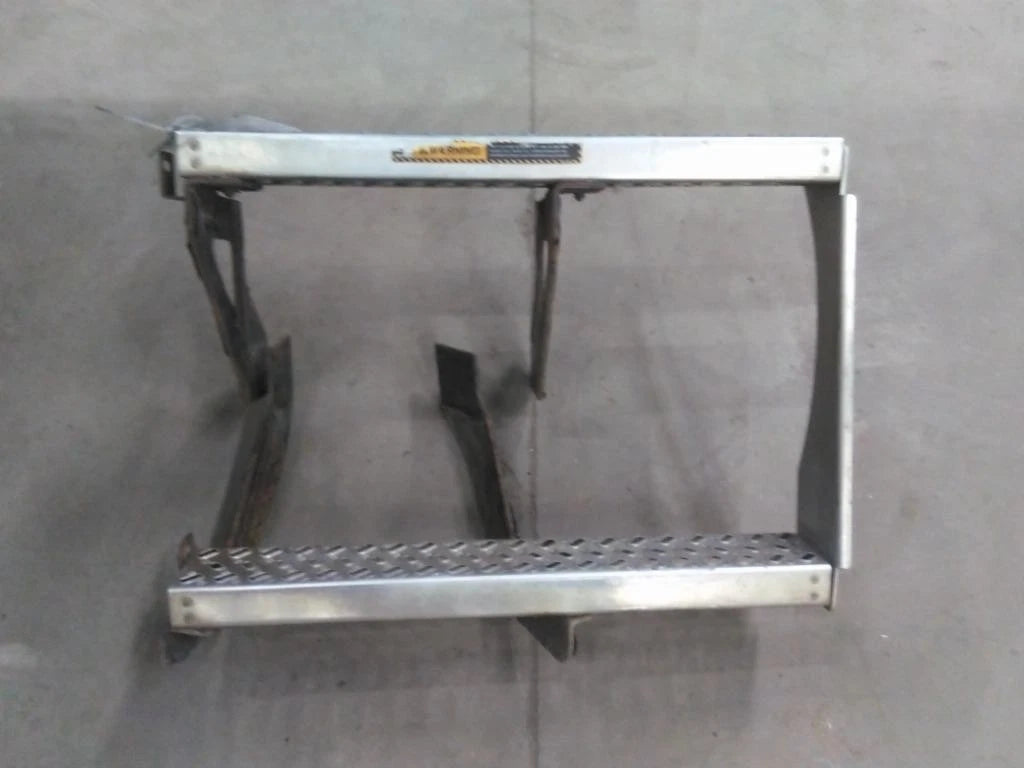 Battery Box Step for Mack CXU612 (2016)