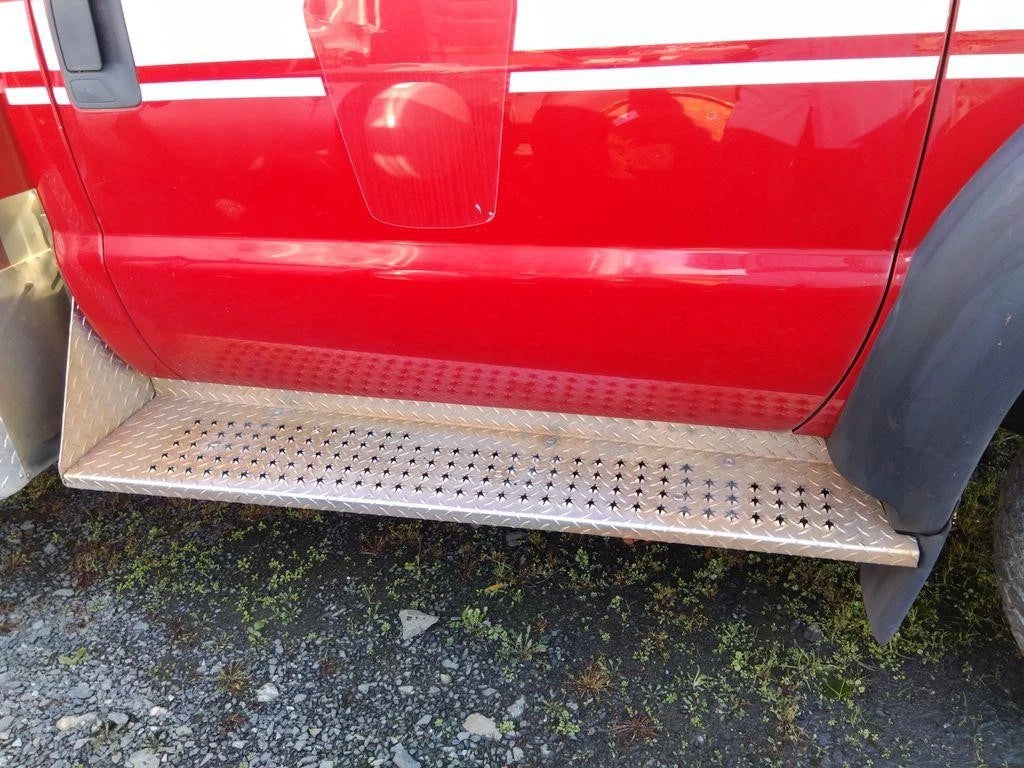 Cab Step for Ford F550SD Super Duty (2012)