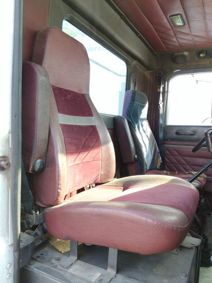 Front Seat for International 9200 (1998)