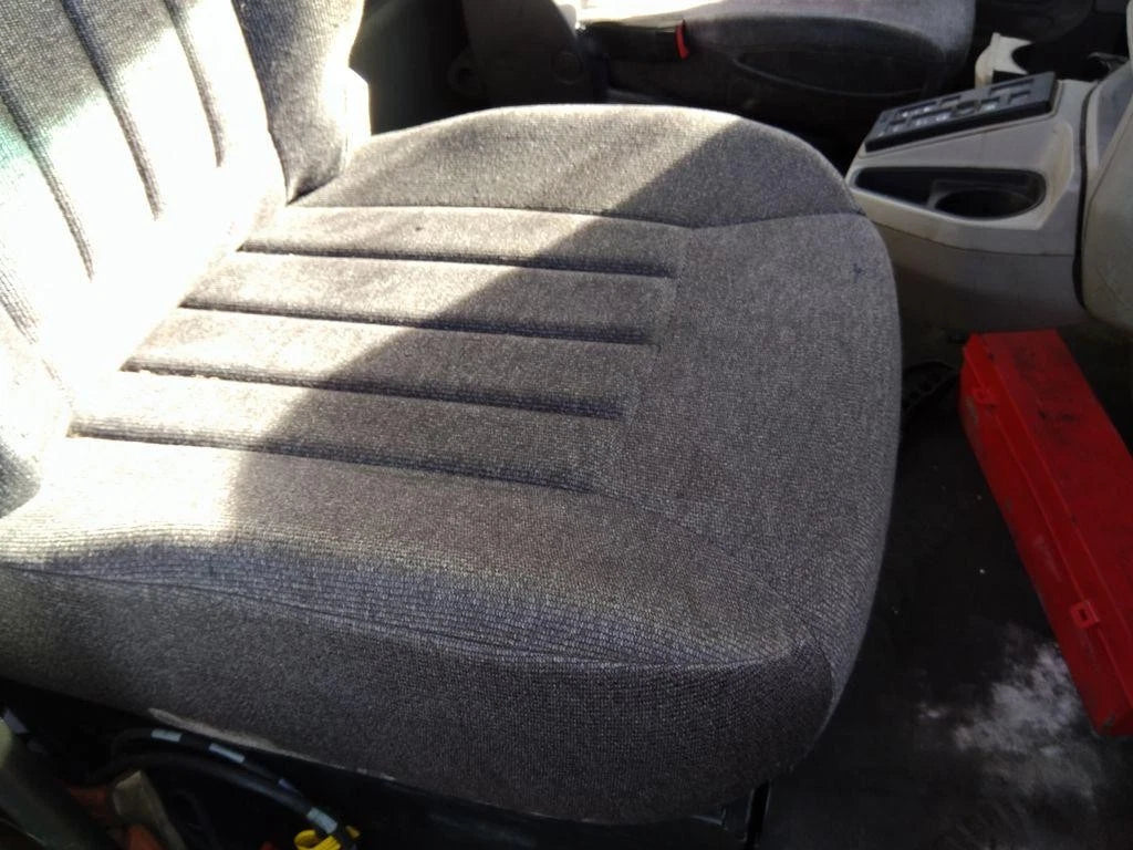 Front Seat for Peterbilt 579 (2018)