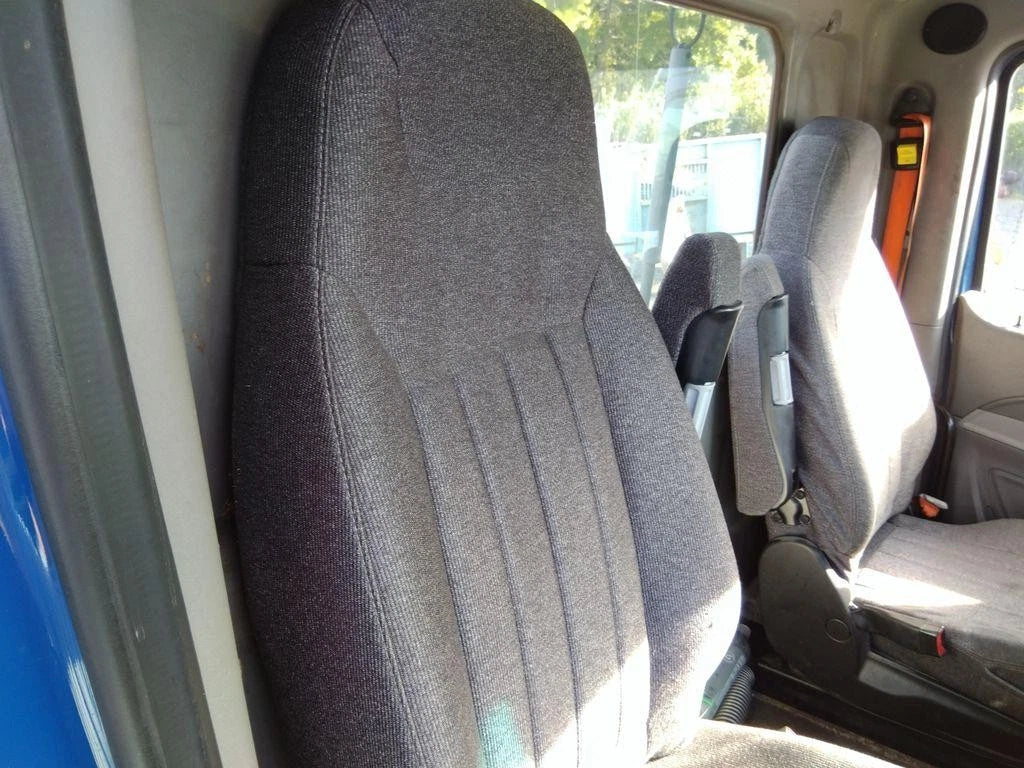 Front Seat for Peterbilt 579 (2018)