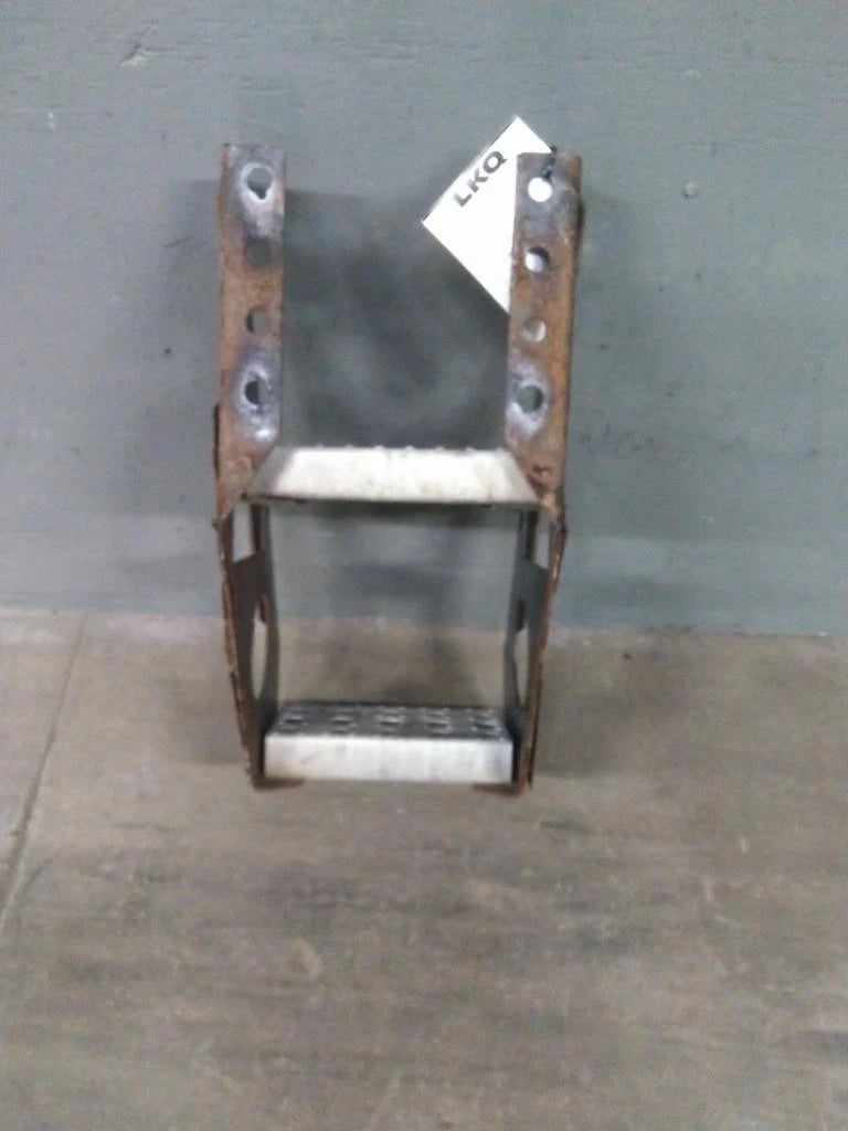 Frame Step for Freightliner Cascadia 126 (2019)