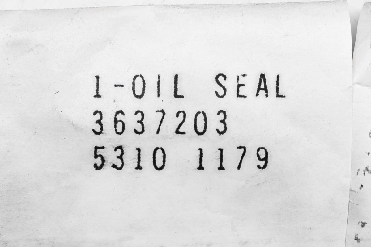Oil Seal for Chrysler 3637203 (NOS)